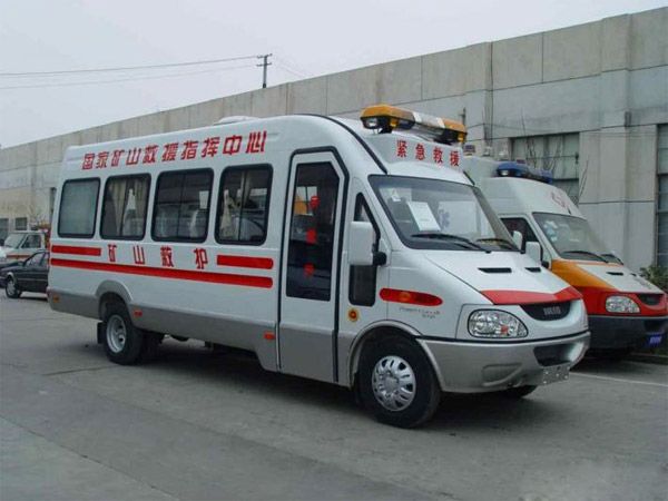 救護車生產(chǎn)廠家的發(fā)展趨勢如何？一篇文章告訴你。01